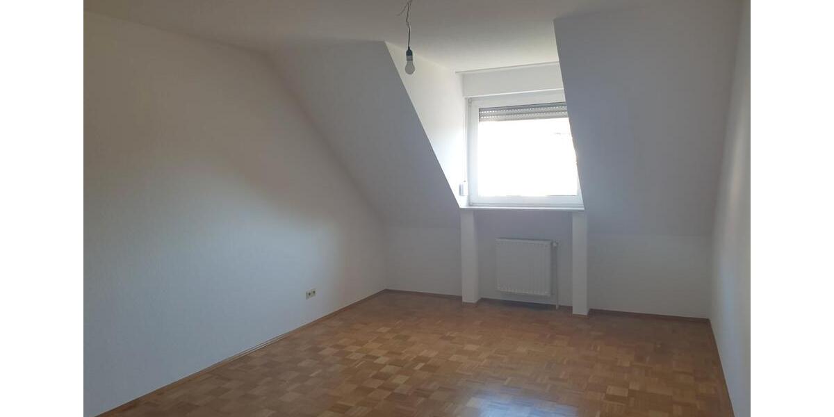 Dachgeschoßwohnung Osnabrück Dodesheide - 3 Zimmer, 95 m&sup2;, 700&euro; | Angebot:26578142