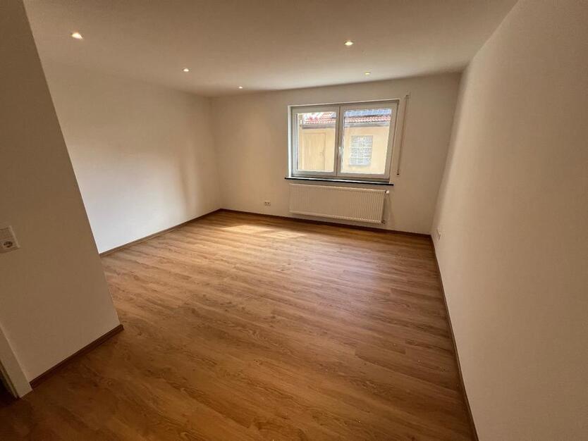 Frisch renovierte 3,5 Zimmer EG Wohnung in Ebelsbach - Steinbach