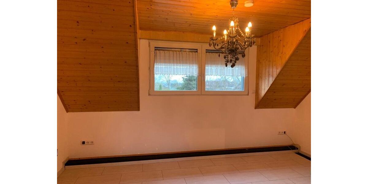 Dachgeschoßwohnung Linnich - 4 Zimmer, 123 m&sup2;, 1.450&euro; | Angebot:26697906
