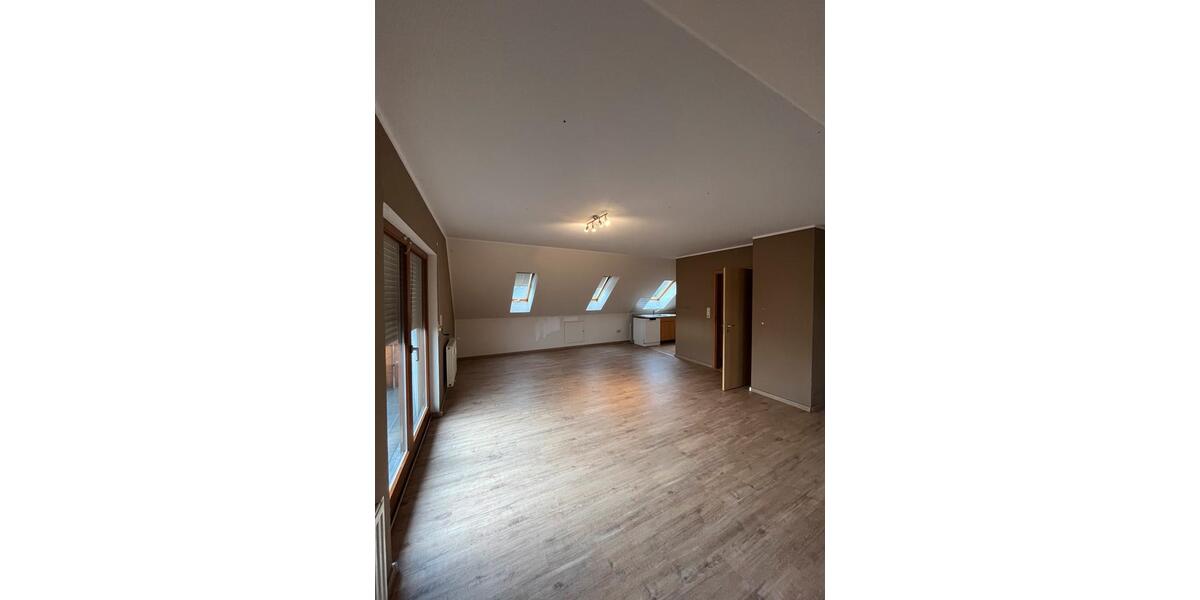 Dachgeschoßwohnung Duingen - 3 Zimmer, 73 m&sup2;, 650&euro; | Angebot:24583074