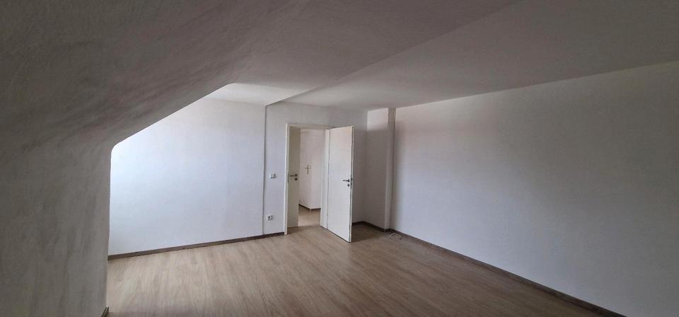 Dachgeschoßwohnung Teltow - 3 Zimmer, 95 m&sup2;, 1.195&euro; | Angebot:25649658