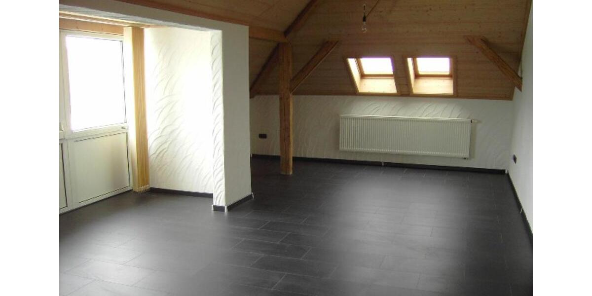 Dachgeschoßwohnung Hof Altstadt - 3 Zimmer, 100 m&sup2;, 610&euro; | Angebot:25253965