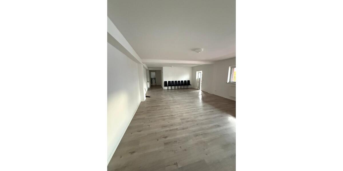 4-Zimmer-Wohnung ca. 150 m² – Küche & Bad 4 zimmer