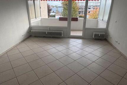 ***Modernisierte 3 ZBK mit XL-Balkon im 1. OG*** 3 zimmer