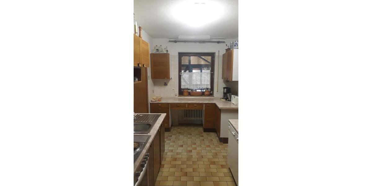 Dachgeschoßwohnung Polsingen - 8 Zimmer, 250 m&sup2;, 1.200&euro; | Angebot:25883171