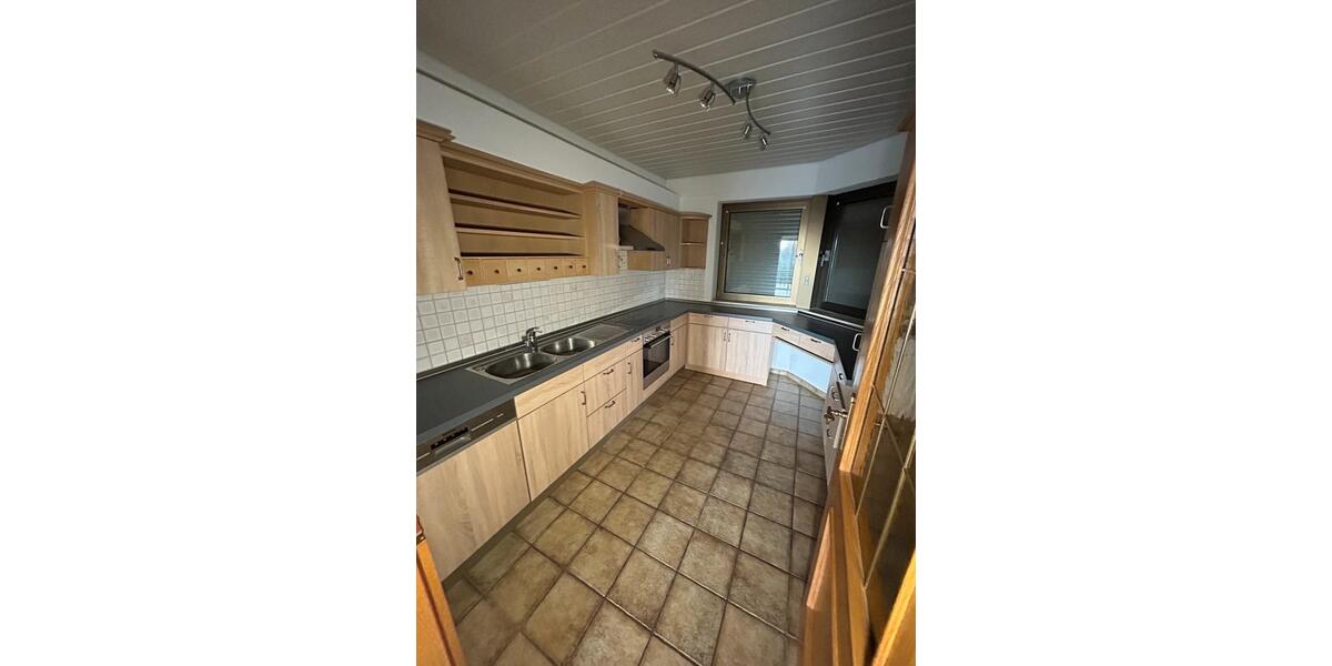 Erdgeschoßwohnung Gundelfingen an der Donau - 4 Zimmer, 122 m&sup2;, 1.300&euro; | Angebot:25859932