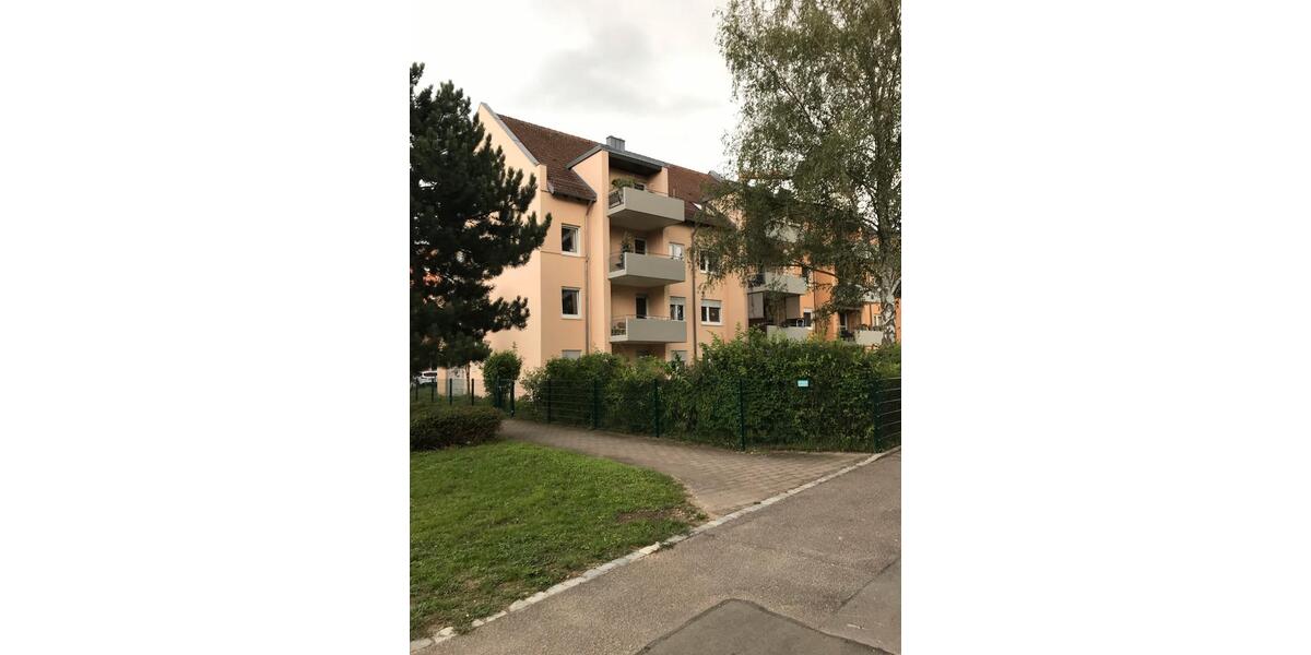 Etagenwohnung Neu-Ulm Ludwigsfeld - 3 Zimmer, 86 m&sup2;, 1.000&euro; | Angebot:24728288