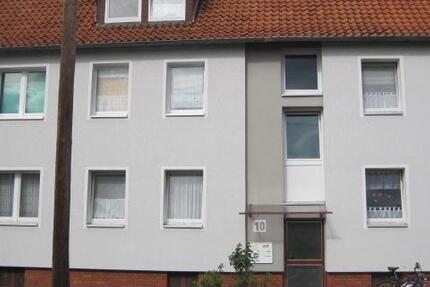 Charmante, frisch renovierte 3-Zimmer-Dachgeschosswohnung mit ca. 49,88 m² in gepflegtem Mehrfamilienhaus zimmer