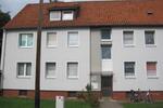 Charmante, frisch renovierte 3-Zimmer-Dachgeschosswohnung mit ca. 49,88 m² in gepflegtem Mehrfamilienhaus zimmer