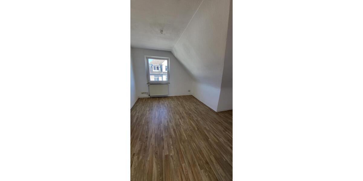 Dachgeschoßwohnung Nordhausen - 3 Zimmer, 65 m&sup2;, 338&euro; | Angebot:21126927