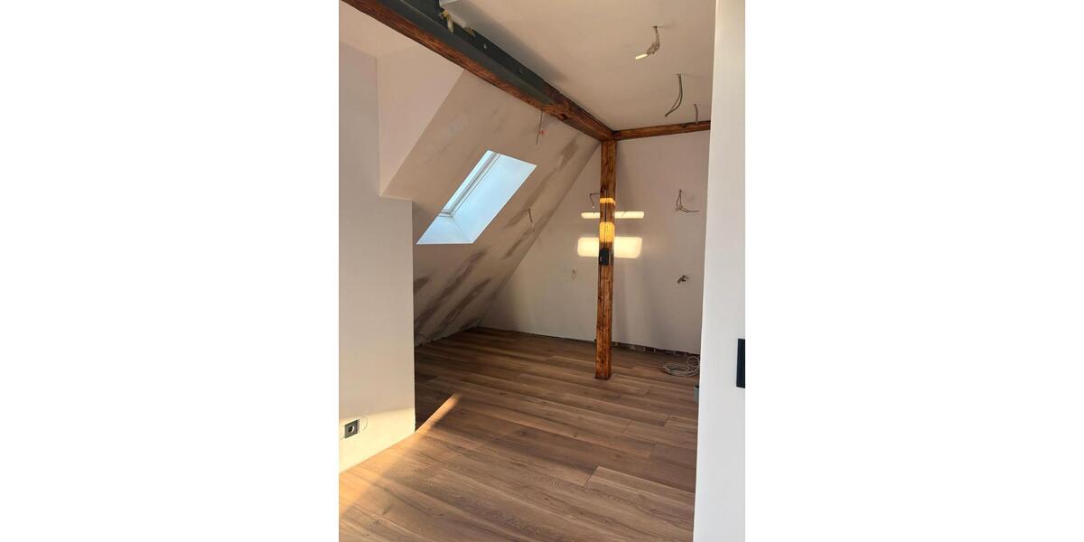 Dachgeschoßwohnung Baesweiler - 3 Zimmer, 85 m&sup2;, 1.200&euro; | Angebot:26627126