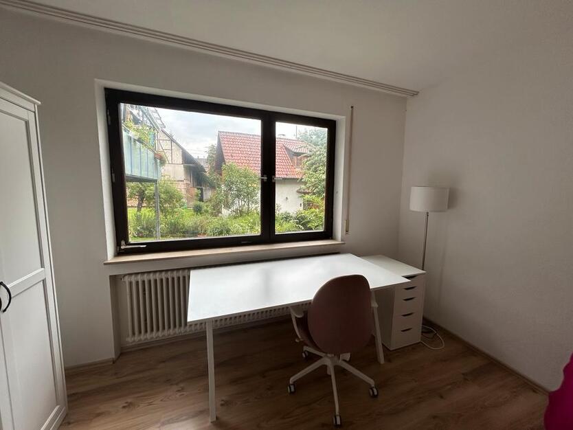 Zimmer zur Untermiete in gemütlicher Mädchen 2erWG Nähe Tübingen