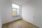 Neu renovierte, große Wohnung mit EinliegerWohnung zu vermieten