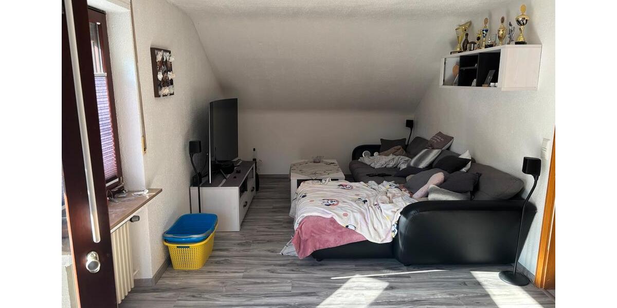 Dachgeschoßwohnung Bergneustadt - 3 Zimmer, 72 m&sup2;, 600&euro; | Angebot:26478513