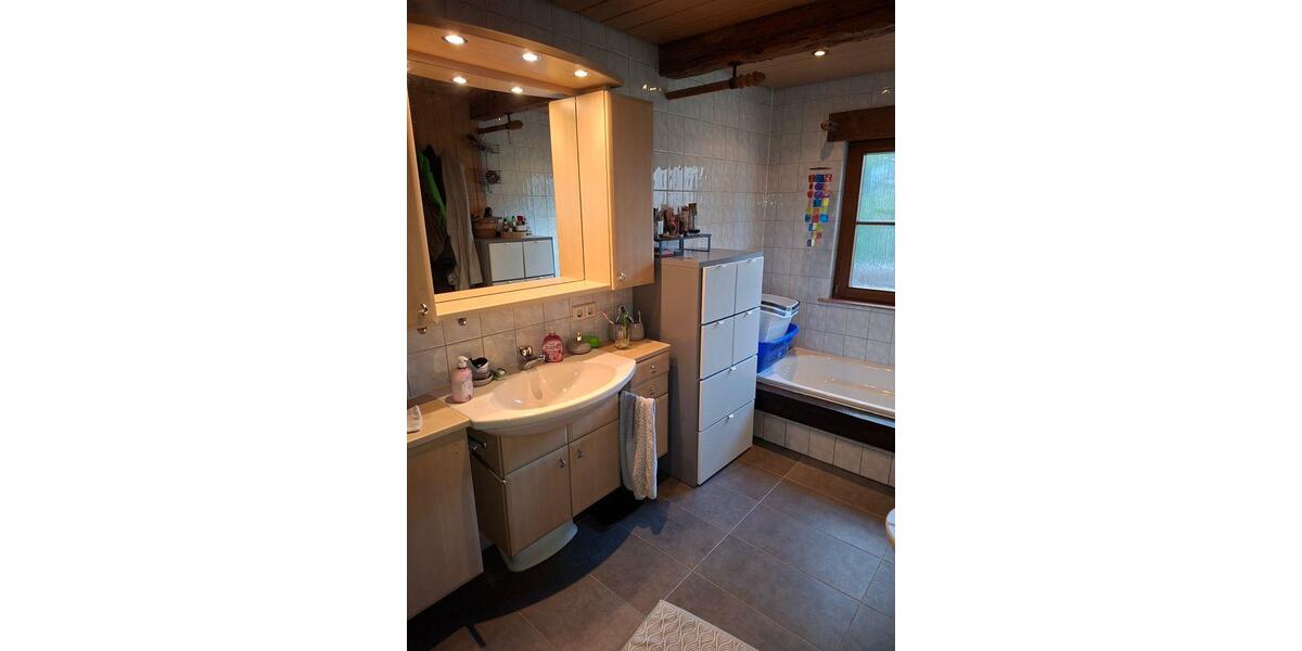 Etagenwohnung Schönaich - 6 Zimmer, 140 m&sup2;, 1.900&euro; | Angebot:26699186
