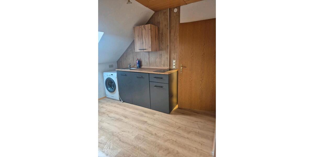 Dachgeschoßwohnung Wetter (Hessen) - 2 Zimmer, 50 m&sup2;, 700&euro; | Angebot:26272068