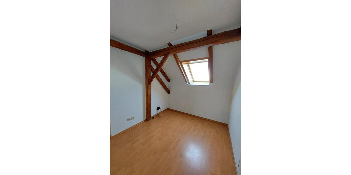 Dachgeschoßwohnung Großröhrsdorf - 3 Zimmer, 66 m&sup2;, 529&euro; | Angebot:24592773