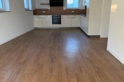 Gemütliche 3-ZKB-Wohnung mit Balkon in Offheim 2 zimmer