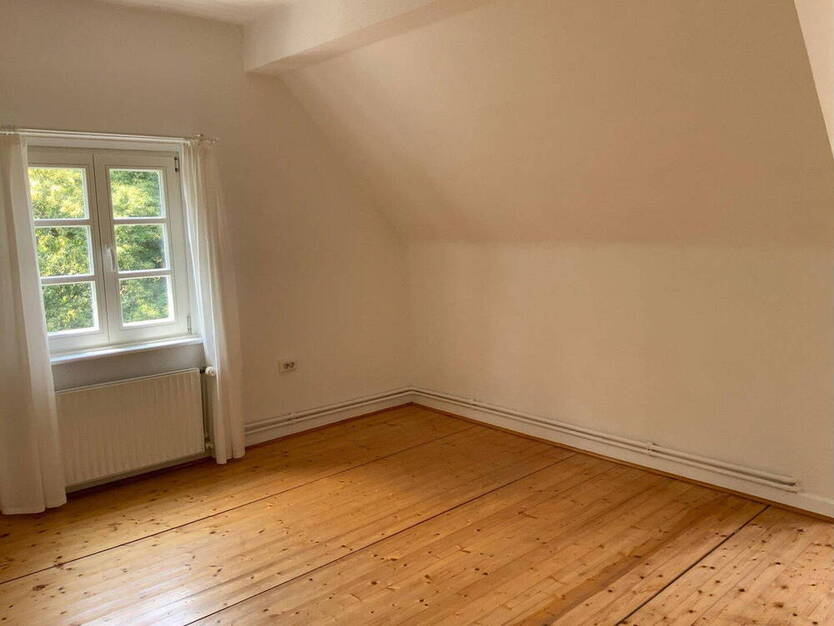 Lichtdurchflutete Wohnung im Grünen