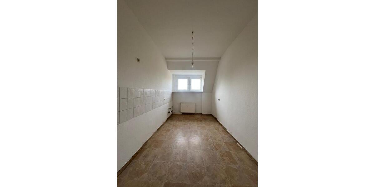 Dachgeschoßwohnung Zeitz - 3 Zimmer, 96 m&sup2;, 765&euro; | Angebot:25052324