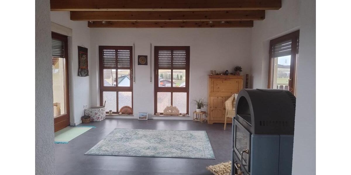 Dachgeschoßwohnung Neubrunn - 2 Zimmer, 85 m&sup2;, 750&euro; | Angebot:25948012