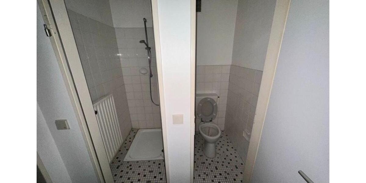 Wohnen auf Zeit Blomberg - 10 Zimmer, 20 m&sup2;, 15&euro; | Angebot:24398307
