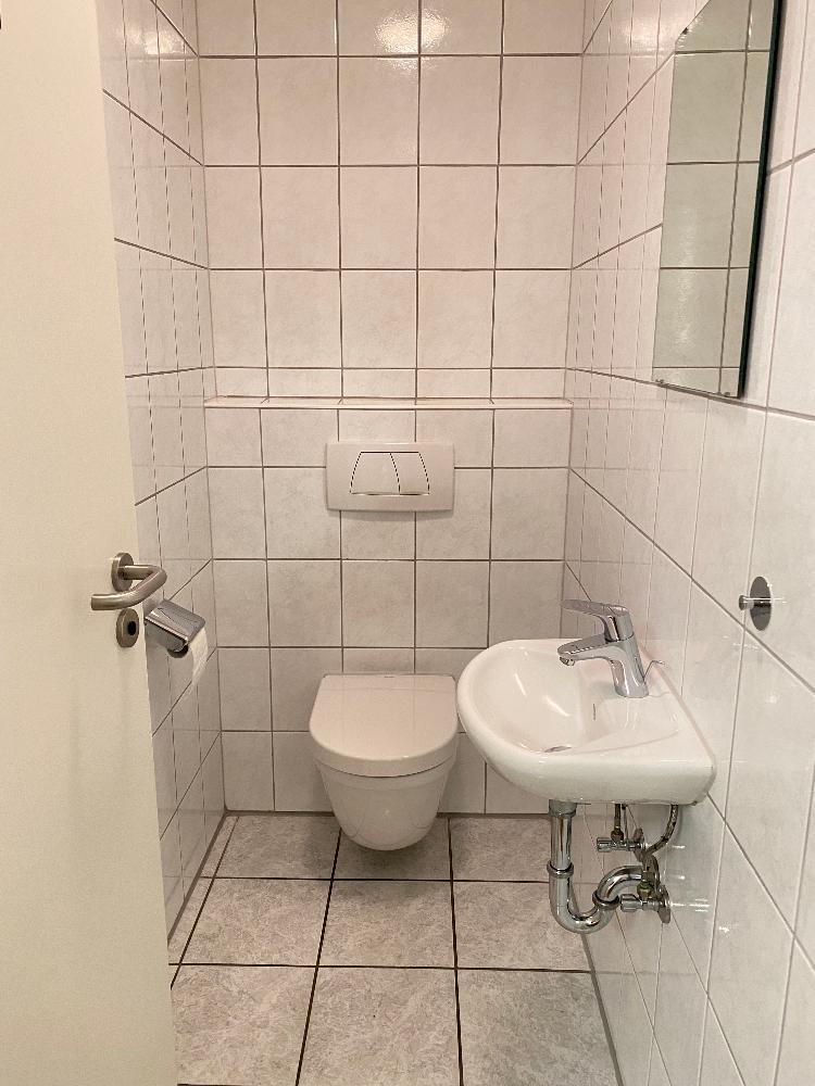 *** Großzügige 4-Zi.-Mietwohnung in Karlsdorf *** 4 zimmer