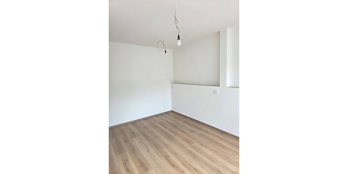 Etagenwohnung Waldheim Schönberg - 2 Zimmer, 51 m&sup2;, 285&euro; | Angebot:26584798