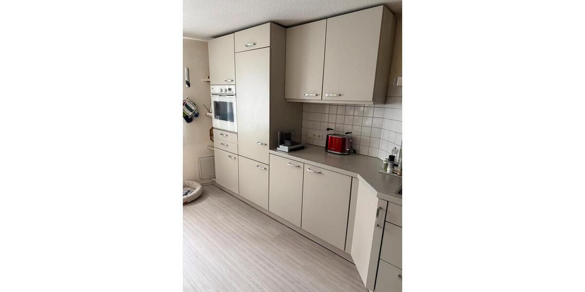 Etagenwohnung Neukirchen - 3 Zimmer, 230 m&sup2;, 800&euro; | Angebot:26413348