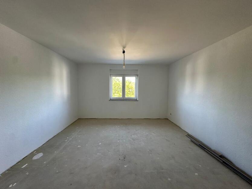 Haus zu vermieten mit Garten und Stellplatz zimmer