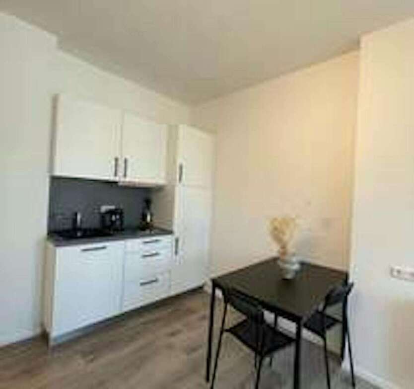 Wohnen auf Zeit in Stuttgart 1.050 € 1 zimmer