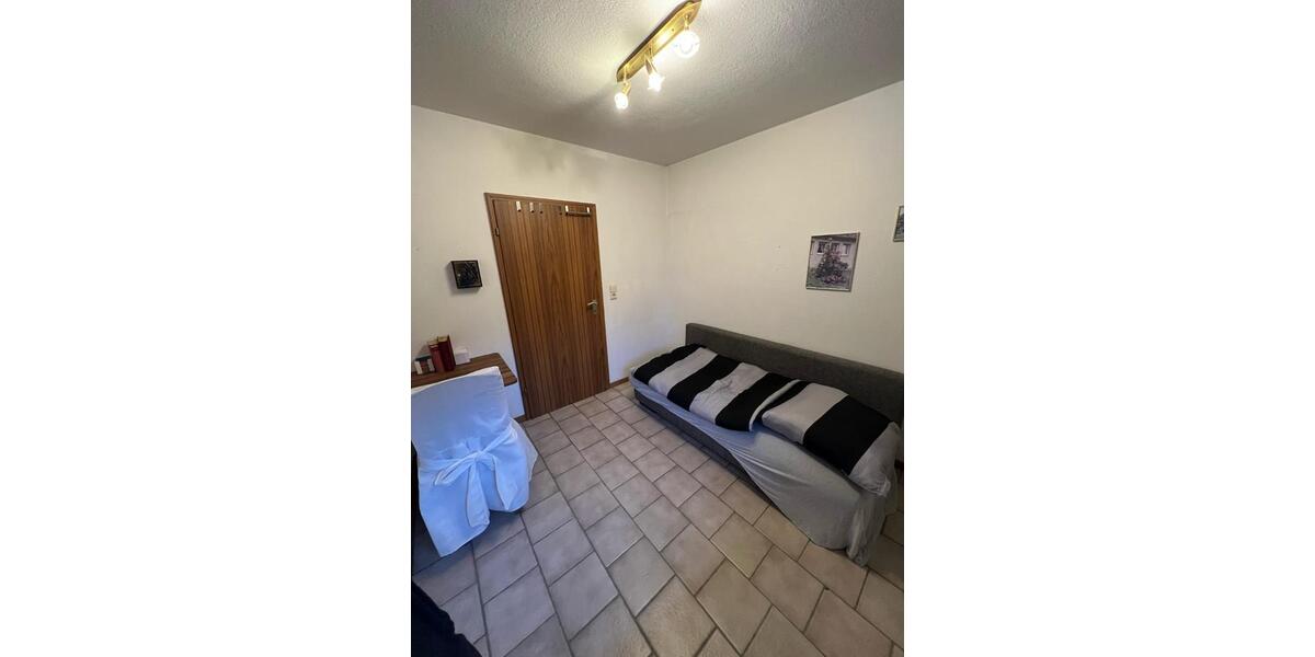 Wohnen auf Zeit Erkrath - 14 Zimmer, 200 m&sup2;, 600&euro; | Angebot:25550416