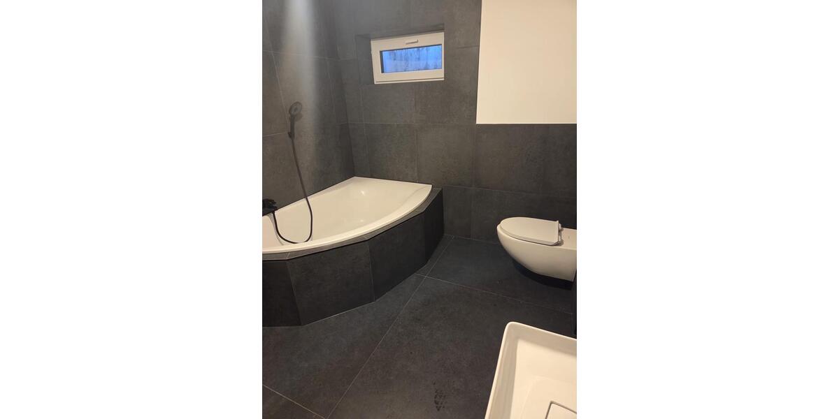 Erdgeschoßwohnung Waldmohr - 3 Zimmer, 125 m&sup2;, 1.500&euro; | Angebot:24977764