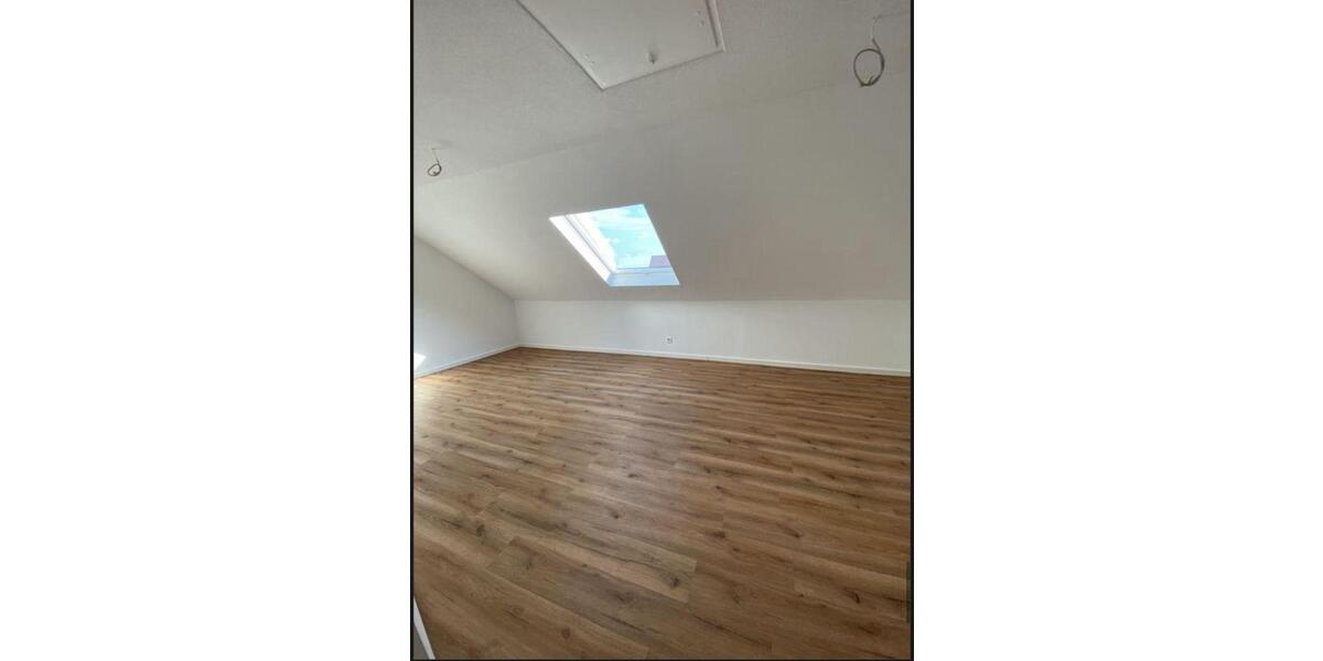 Etagenwohnung Grabenstetten - 2 Zimmer, 90 m&sup2;, 750&euro; | Angebot:25507808