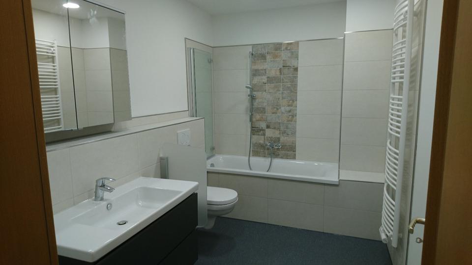 Dachgeschoßwohnung Erfurt Johannesplatz - 4 Zimmer, 130 m&sup2;, 1.300&euro; | Angebot:26619946
