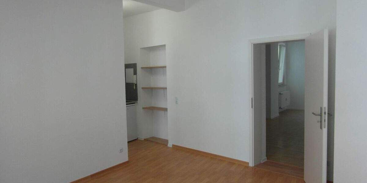 Etagenwohnung Bonn Endenich - 4 Zimmer, 90 m&sup2;, 1.350&euro; | Angebot:25938685