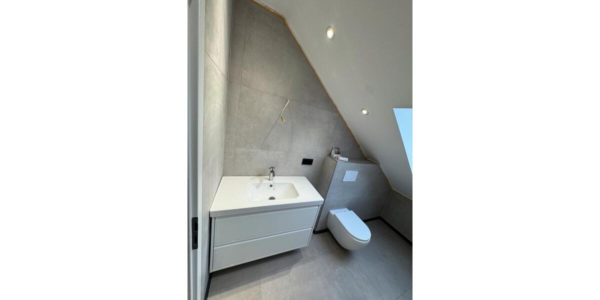 Dachgeschoßwohnung Kreuztal - 2 Zimmer, 75 m&sup2;, 750&euro; | Angebot:26691978