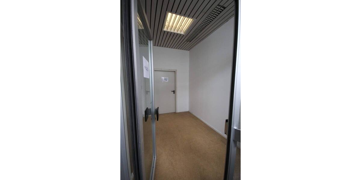 Gewerbeobjekt Landshut Industriegebiet - 2 Zimmer, 286 m&sup2;, 1.500&euro; | Angebot:25745415