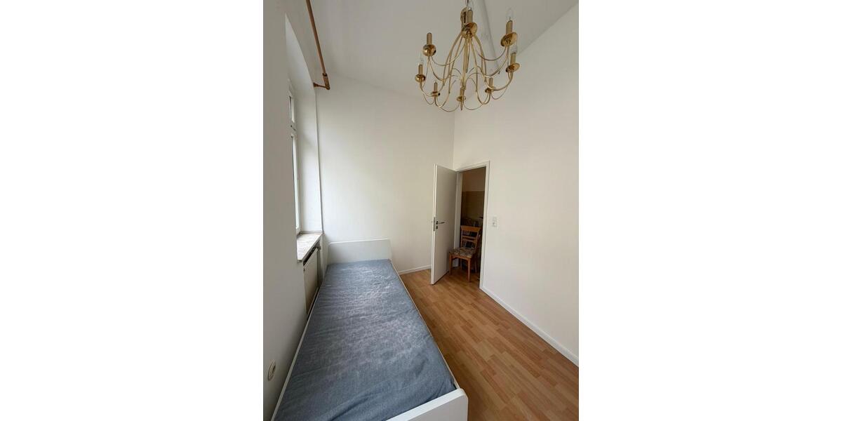 Etagenwohnung Köln Kalk - 4 Zimmer, 8 m&sup2;, 490&euro; | Angebot:26241625