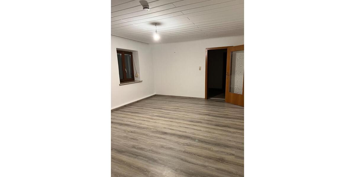 5 Zimmer-Wohnung 115 qm Maxhütte mit Garten 5 zimmer