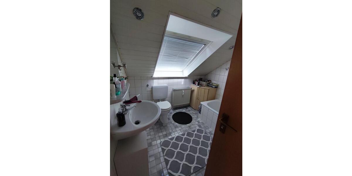 Dachgeschoßwohnung Deiningen - 3.5 Zimmer, 75 m&sup2;, 560&euro; | Angebot:26126815