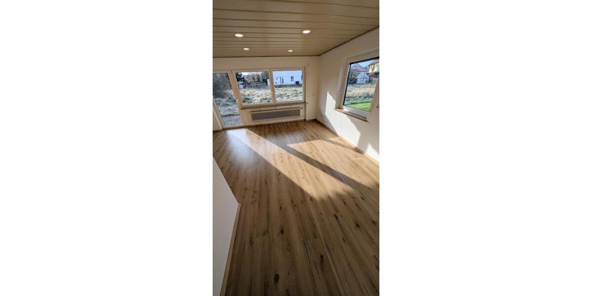 Erdgeschoßwohnung Neuenmarkt - 3 Zimmer, 85 m&sup2;, 860&euro; | Angebot:25146447