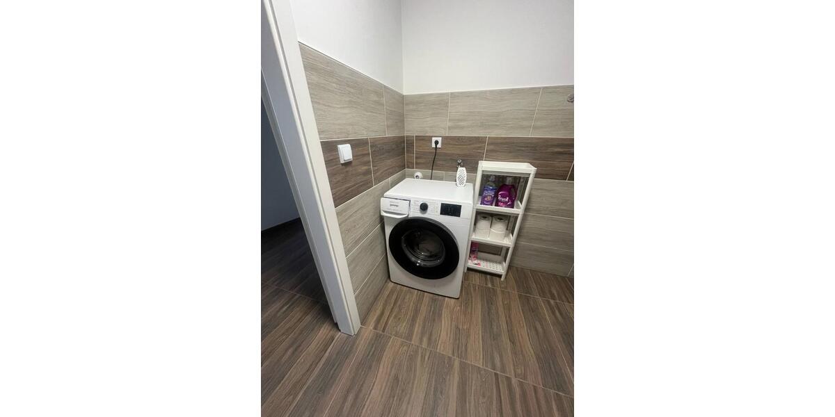 Wohnen auf Zeit Neustrelitz - 16 Zimmer, 400 m&sup2;, 18&euro; | Angebot:20970186