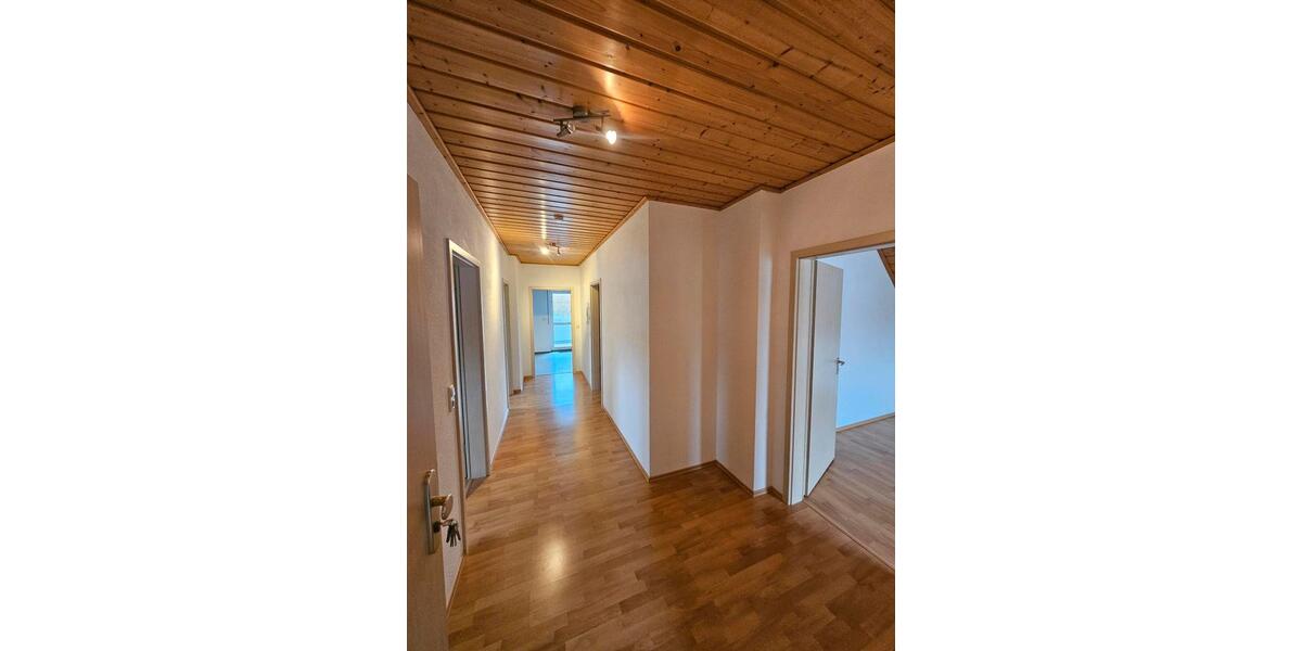 Etagenwohnung Grettstadt - 3.5 Zimmer, 95 m&sup2;, 1.000&euro; | Angebot:26648200
