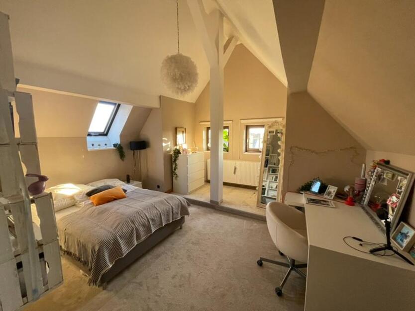 Großes Zimmer zur Untermiete in AltbauWohnung -Toplage Schwabing