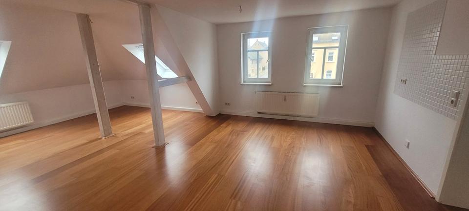 Dachgeschoßwohnung Limbach-Oberfrohna Oberfrohna - 3 Zimmer, 58 m&sup2;, 355&euro; | Angebot:26211122