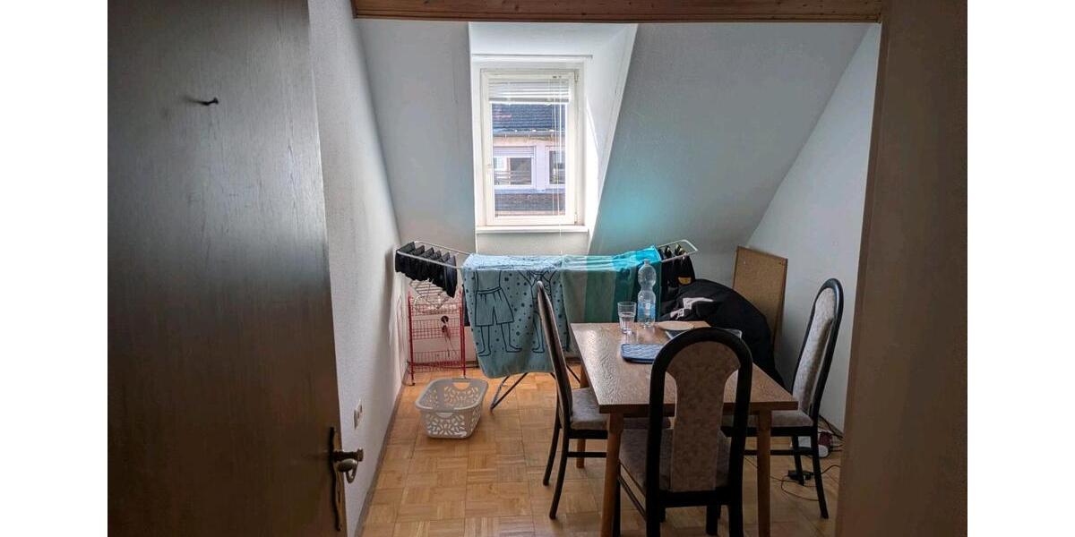 Dachgeschoßwohnung Karlsruhe Südstadt - 4 Zimmer, 70 m&sup2;, 420&euro; | Angebot:26626715