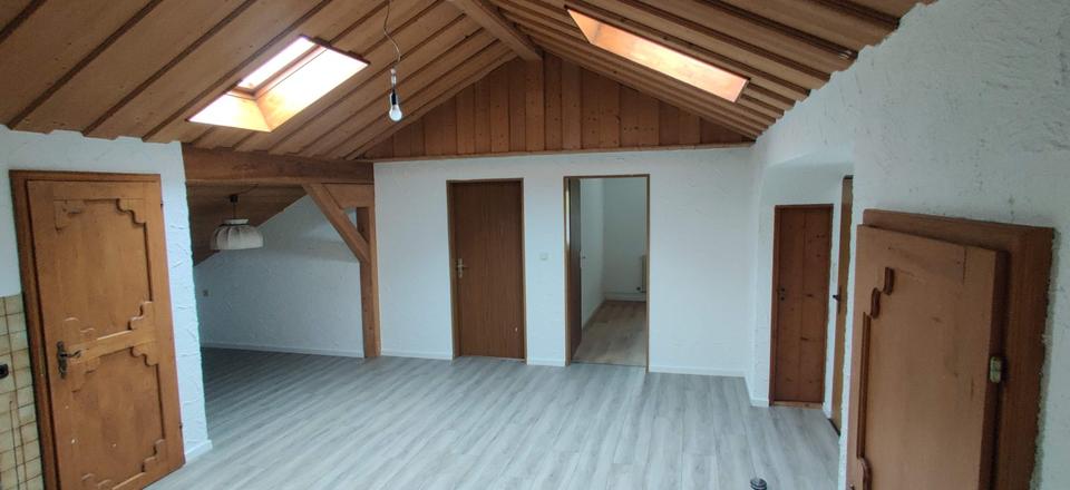 Dachgeschoßwohnung Emmerting - 3 Zimmer, 78 m&sup2;, 850&euro; | Angebot:24770146