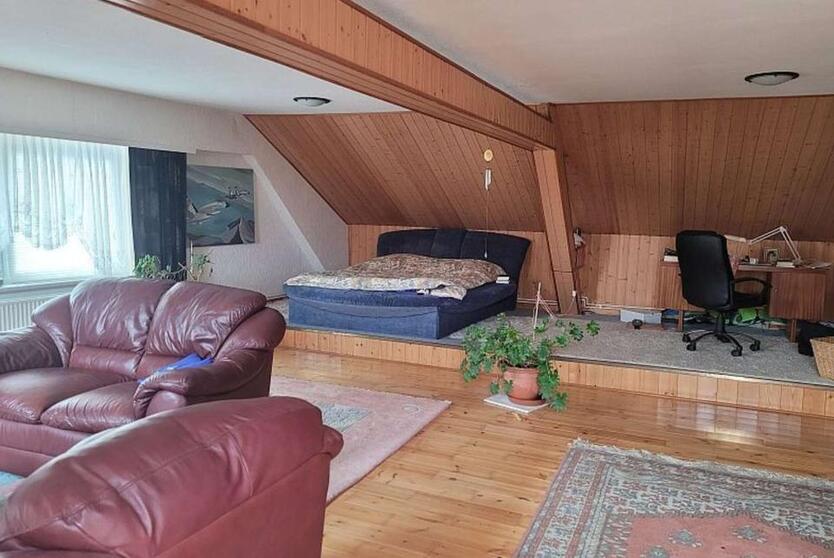 220qm - 8 Zimmer - 2 Bäder Wohnung zu vermieten