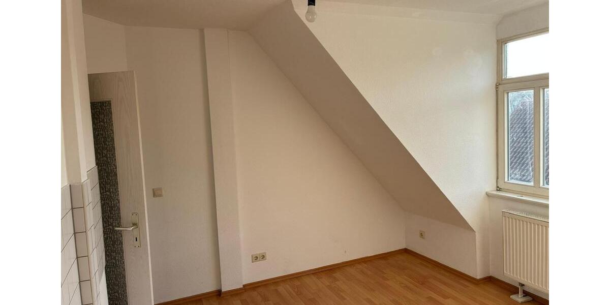Dachgeschoßwohnung Eisleben (Lutherstadt) - 2 Zimmer, 65 m&sup2;, 330&euro; | Angebot:24791844
